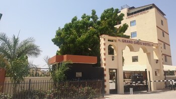 grand oasis hotel wajir