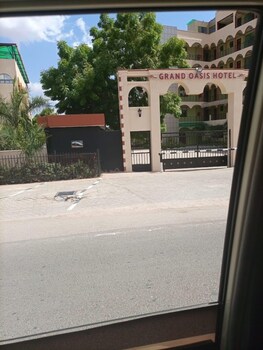 grand oasis hotel wajir