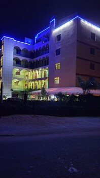 grand oasis hotel wajir