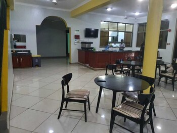 grand oasis hotel wajir