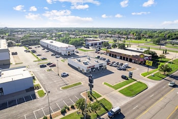 coratel inn and suites by jasper wichita north