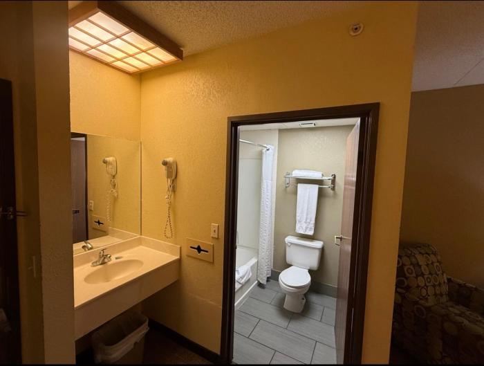coratel inn and suites by jasper wichita north