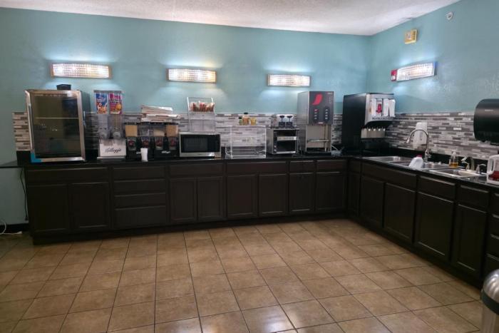 coratel inn and suites by jasper wichita north