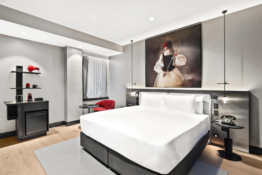 radisson red auckland