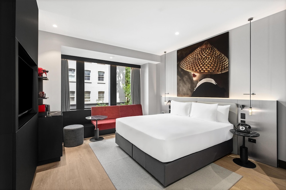 radisson red auckland