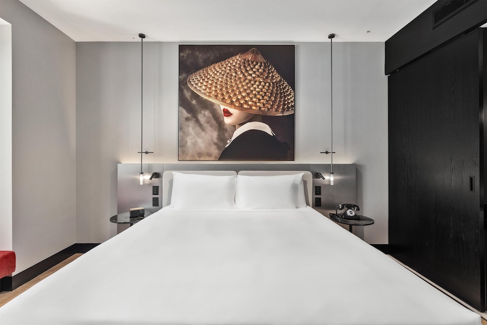 radisson red auckland