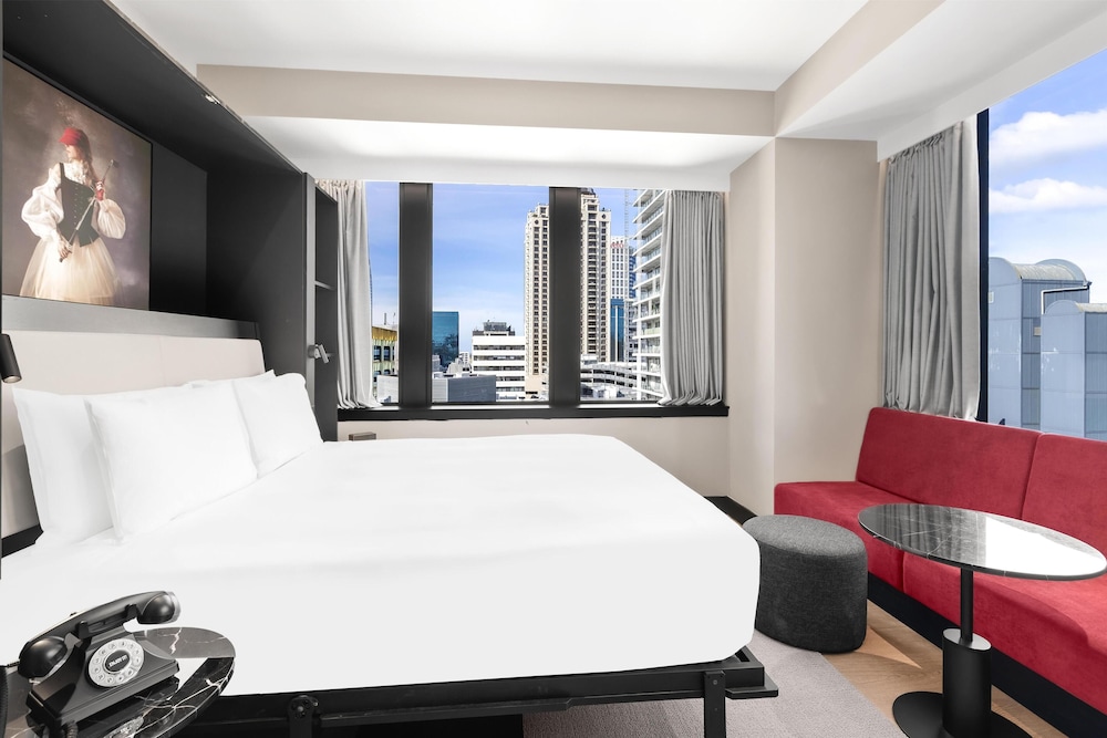 radisson red auckland
