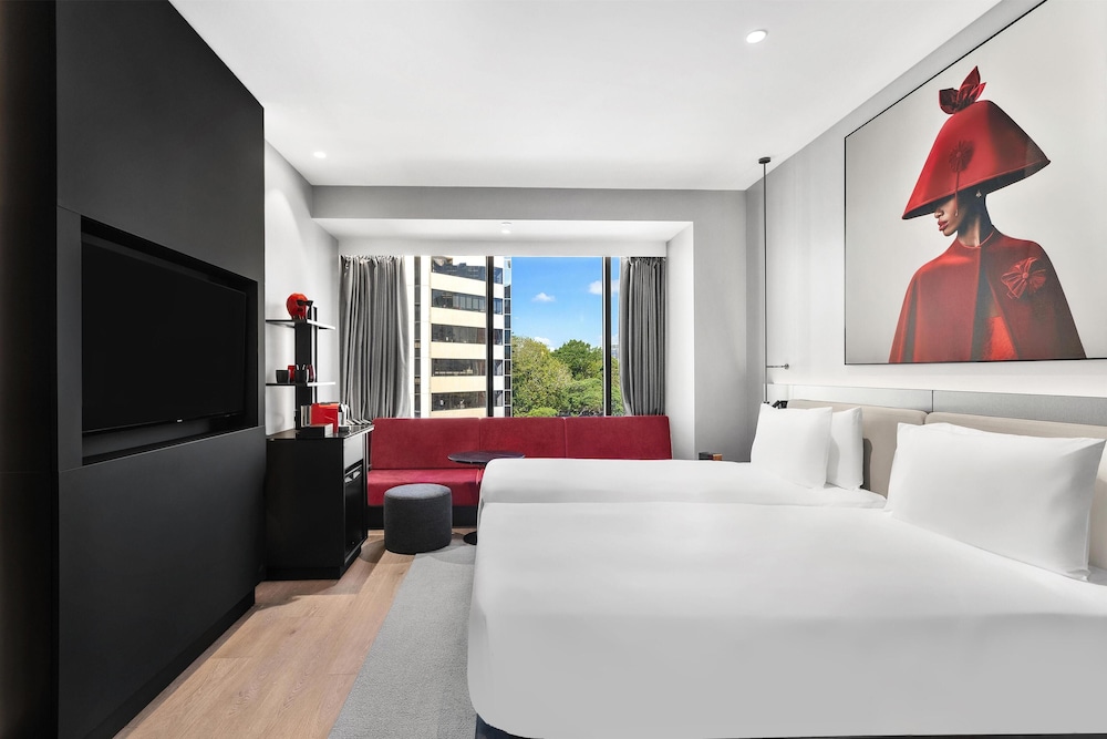 radisson red auckland