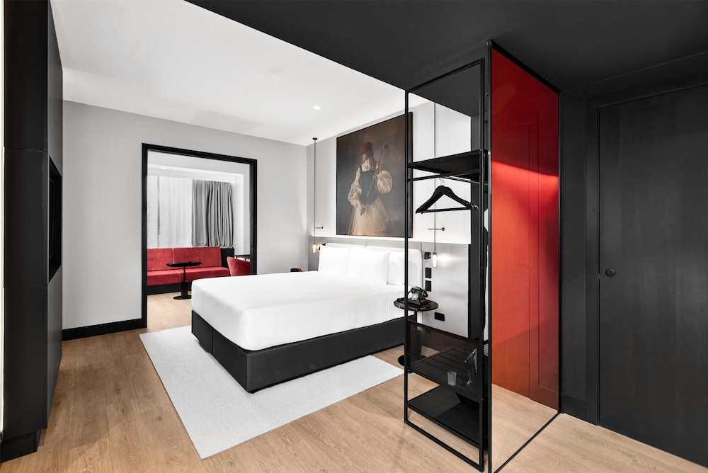 radisson red auckland
