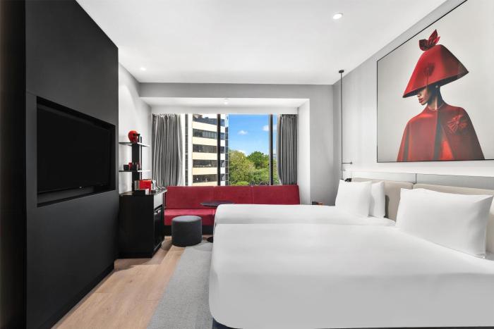 radisson red auckland