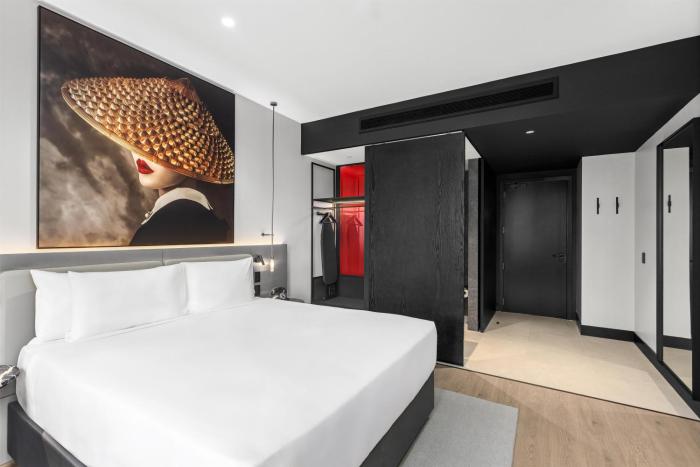 radisson red auckland