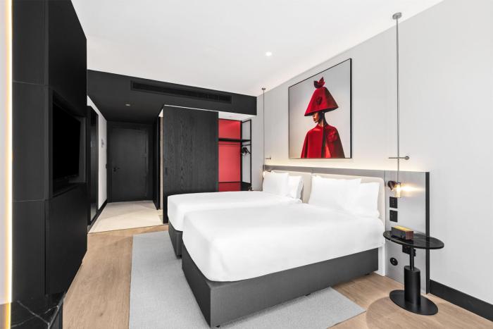 radisson red auckland
