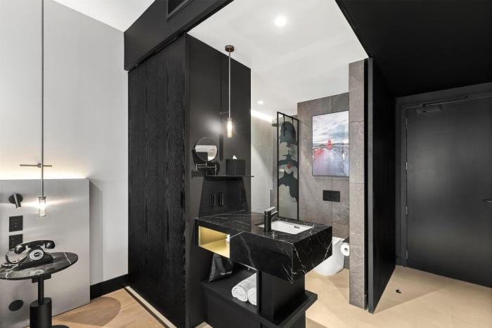 radisson red auckland