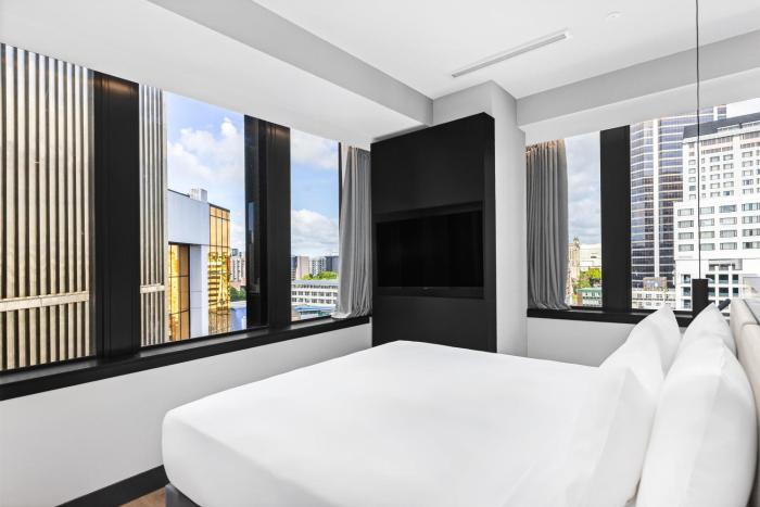 radisson red auckland