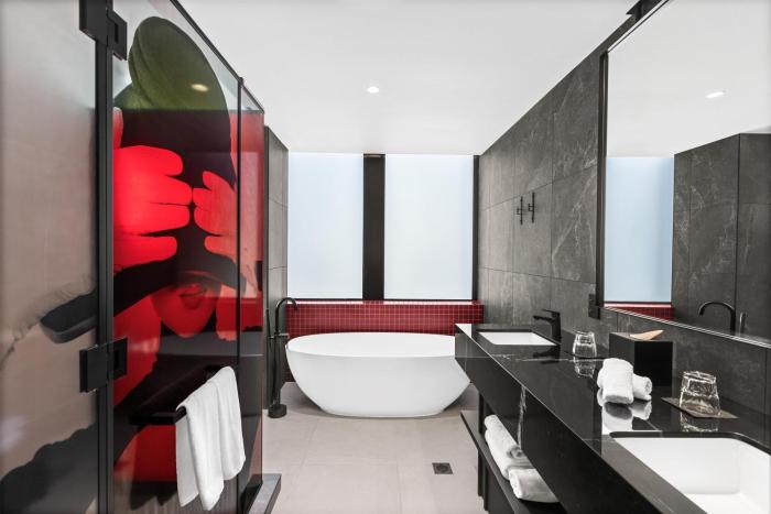 radisson red auckland