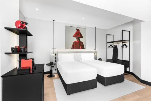 radisson red auckland