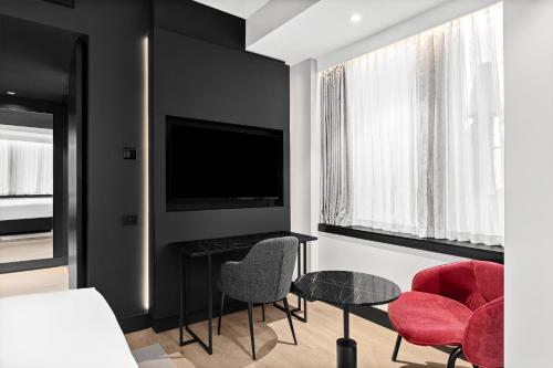 radisson red auckland