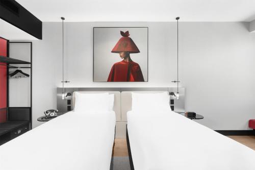 radisson red auckland