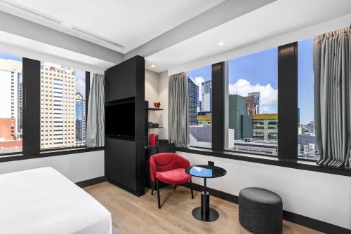 radisson red auckland