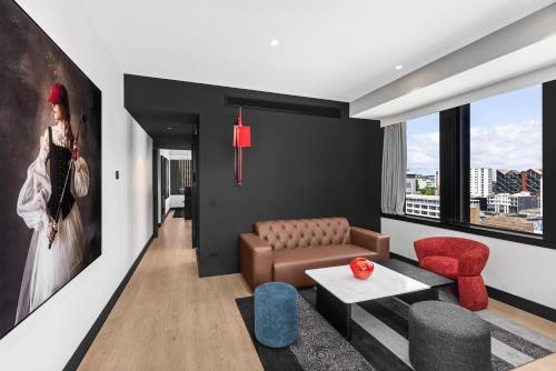radisson red auckland