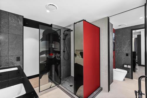 radisson red auckland