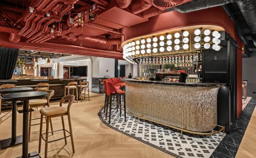radisson red auckland
