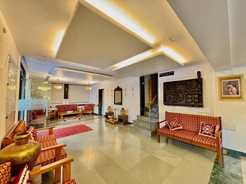 honey bee a boutique resort