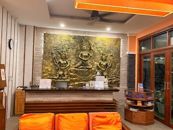 Aura Inn,,3 star