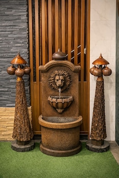 aura inn