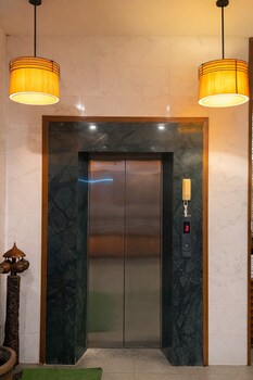aura inn