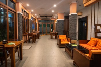 aura inn