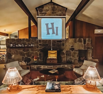 hideaway inn mt snow