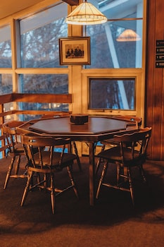 hideaway inn mt snow