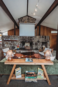 hideaway inn mt snow