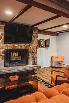 hideaway inn mt snow