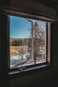 hideaway inn mt snow