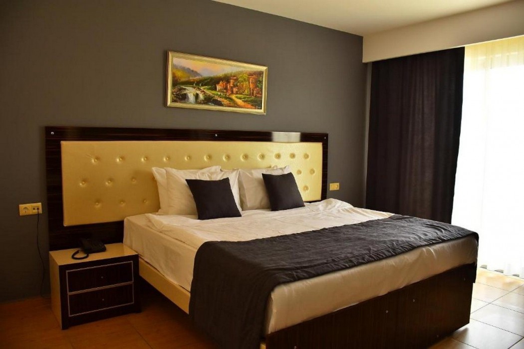 nora suit hotel