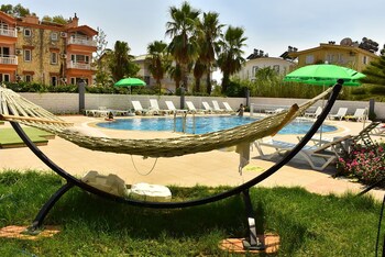 nora suit hotel