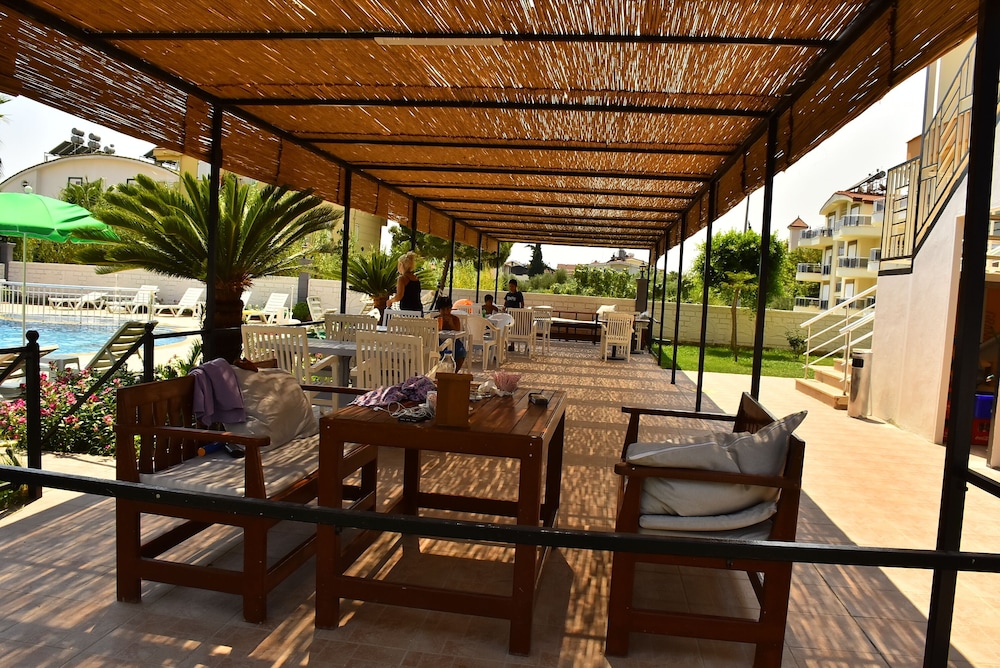 nora suit hotel