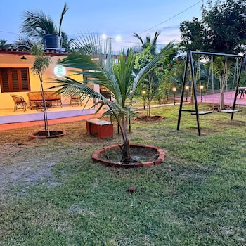 jungle farms by maark inn
