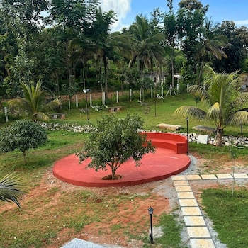 jungle farms by maark inn