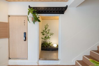 Stay 105 Haenggung Residence,,2 star