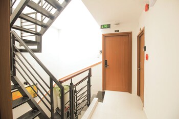 de lustora hotel and apartment district 1 hcm