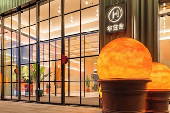 orange hotel