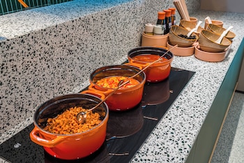 orange hotel