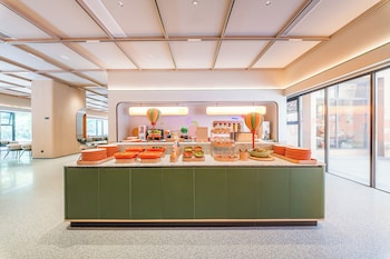 orange hotel