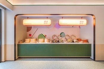 orange hotel