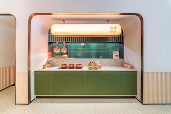 orange hotel