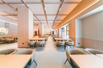 orange hotel