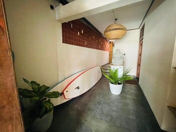 Ahangama Surf Club,,2 star